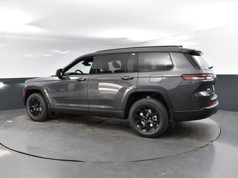 Used 2025 Jeep Grand Cherokee L Altitude image 7