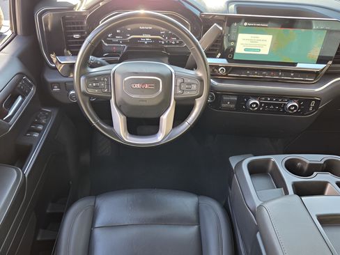Used 2025 GMC Sierra 1500 SLT RWD image 11