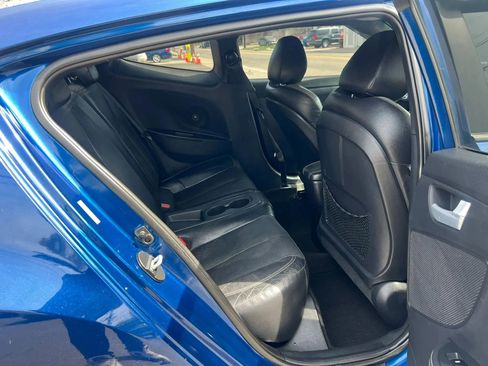 Used 2016 Hyundai Veloster Turbo FWD image 28