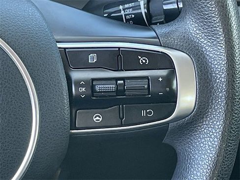 Used 2022 Kia K5 LXS image 13