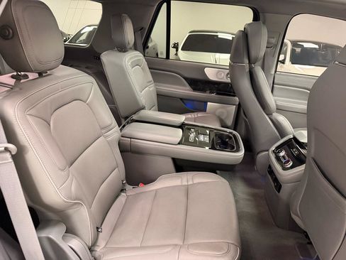 Used 2018 Lincoln Navigator Reserve w/ Technology Package AWD/4WD image 43