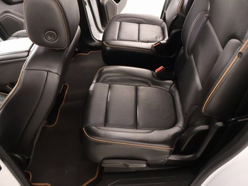 Used 2023 GMC Acadia AT4 w/ Technology Package image 11