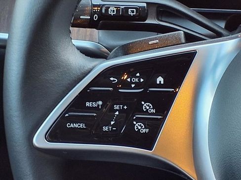 Used 2025 Mercedes-Benz GLC 300 image 10