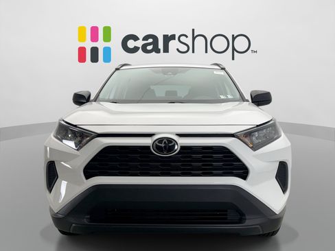 Used 2020 Toyota RAV4 LE w/ Carpet Mat Package AWD/4WD image 8