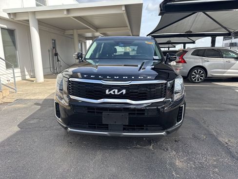 Used 2022 Kia Telluride EX w/ Towing Package image 2