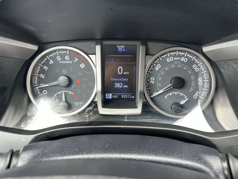 Used 2022 Toyota Tacoma SR5 AWD/4WD image 17