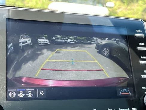 Used 2022 Toyota Avalon Limited w/ Advanced Safety Package FWD image 14