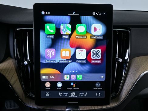 Certified 2026 Volvo XC60 B5 Core image 17