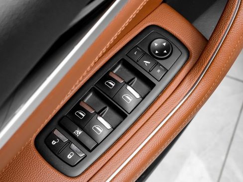 Used 2020 Maserati Levante image 41