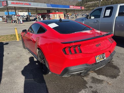 Used 2024 Ford Mustang GT Premium image 6