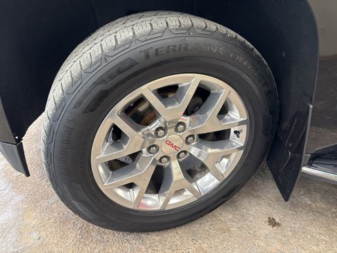 Used 2019 GMC Yukon XL SLE image 4