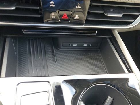 Certified 2025 Volkswagen Atlas SE image 22