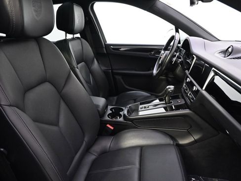 Used 2022 Porsche Macan AWD/4WD image 16