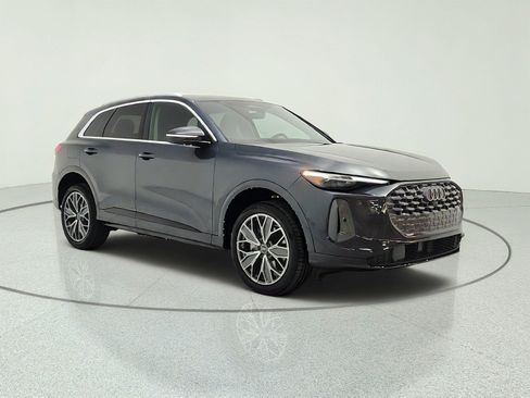 Used 2025 Audi Q5 Premium Plus w/ Premium Plus AWD/4WD image 3