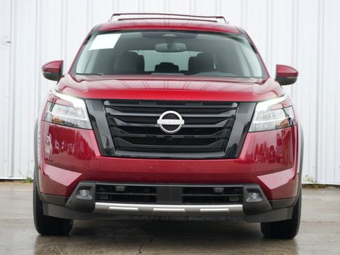 Used 2022 Nissan Pathfinder SL w/ Lighting Package (N92) image 6