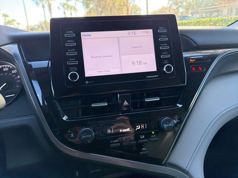 Used 2024 Toyota Camry SE image 13