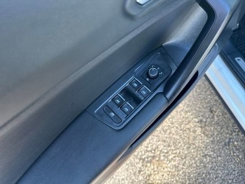 Certified 2021 Volkswagen Tiguan SE R-Line image 12