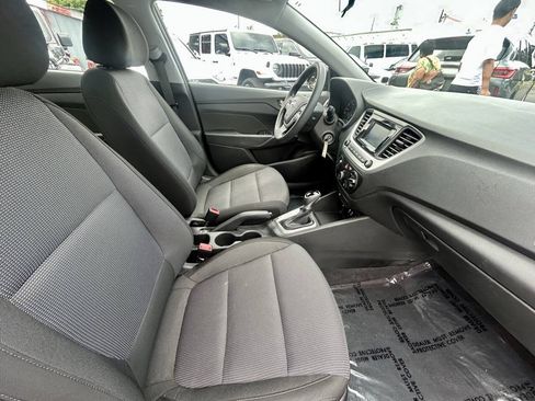Used 2022 Hyundai Accent SE FWD image 18