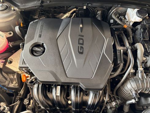 Used 2025 Kia Sportage LX image 31