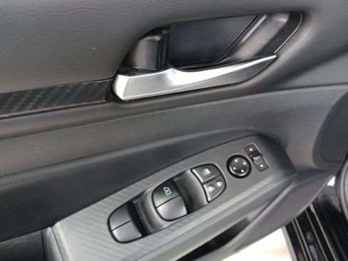 Used 2024 Nissan Altima 2.5 SV FWD image 28