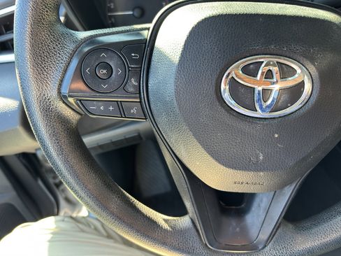 Used 2023 Toyota Corolla LE image 7