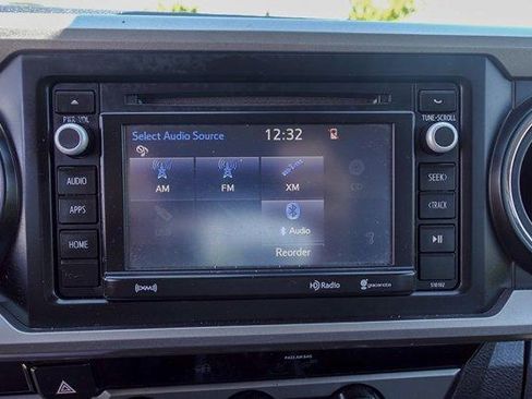 Used 2018 Toyota Tacoma SR5 RWD image 21