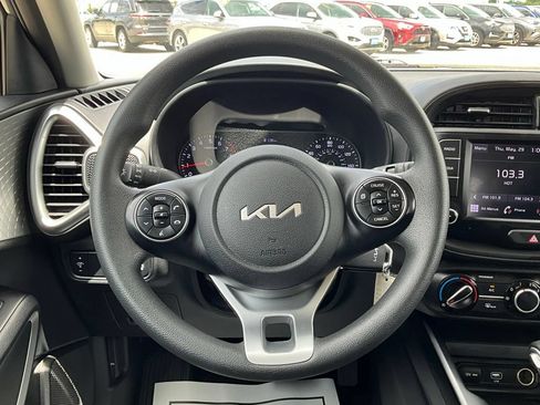 Used 2022 Kia Soul LX FWD image 22