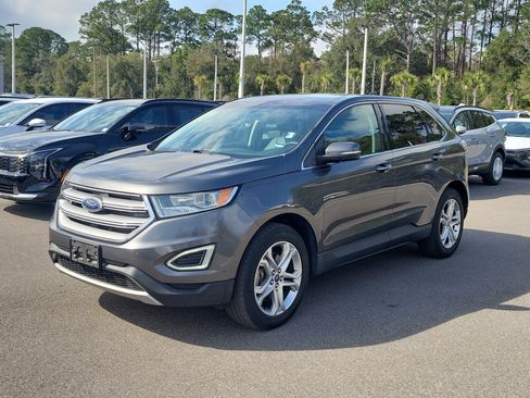 Used 2018 Ford Edge Titanium image 3