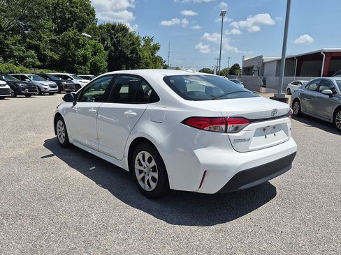 Used 2024 Toyota Corolla LE FWD image 5