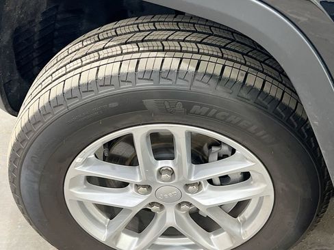 New 2025 Jeep Grand Cherokee Laredo X image 38