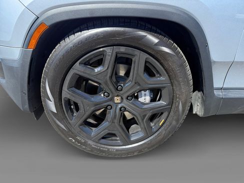 Used 2024 Rivian R1S Adventure AWD/4WD image 9