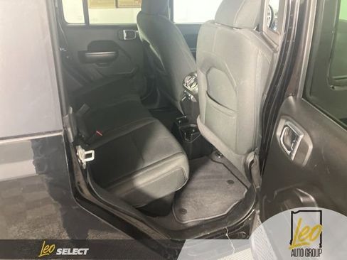 Used 2021 Jeep Gladiator Sport image 22