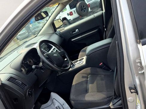 Used 2010 Ford Edge SEL image 9
