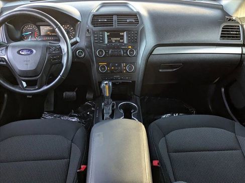 Used 2019 Ford Explorer XLT image 17