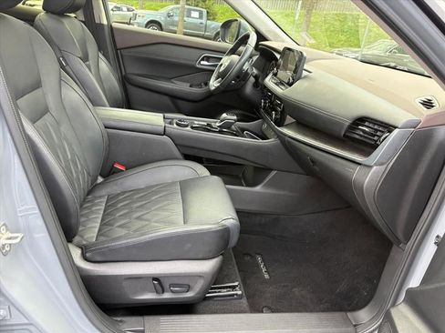 Certified 2023 Nissan Rogue Platinum w/ Platinum Premium Package image 20