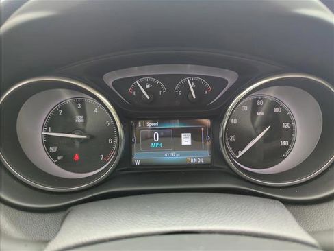 Used 2019 Buick Envision Essence image 10