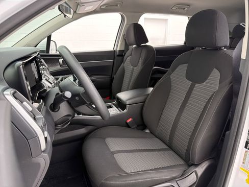 Used 2022 Kia Sorento LX FWD image 19