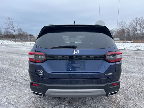 Used 2025 Honda Pilot Touring image 4