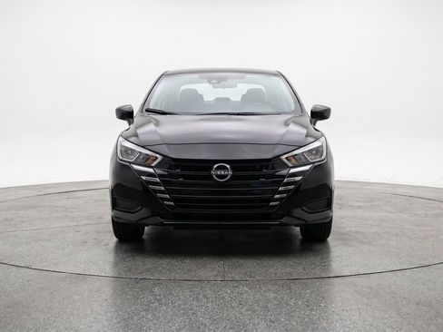 Used 2025 Nissan Versa SV FWD image 2