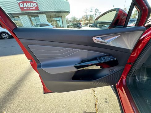 Used 2023 Volkswagen ID.4 Pro S image 17