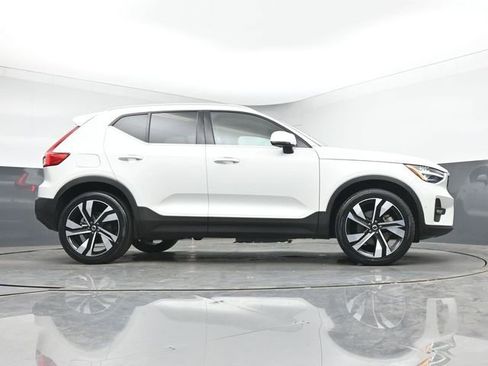 Used 2024 Volvo XC40 B5 Plus w/ Protection Package Premier AWD/4WD image 41