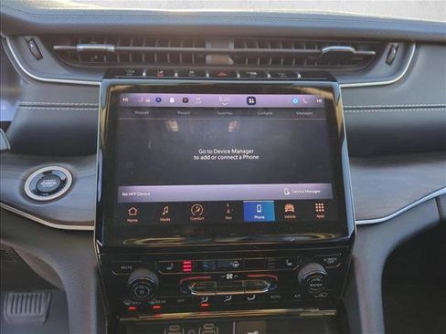 Used 2023 Jeep Grand Cherokee L Limited w/ Black Appearance Package image 18