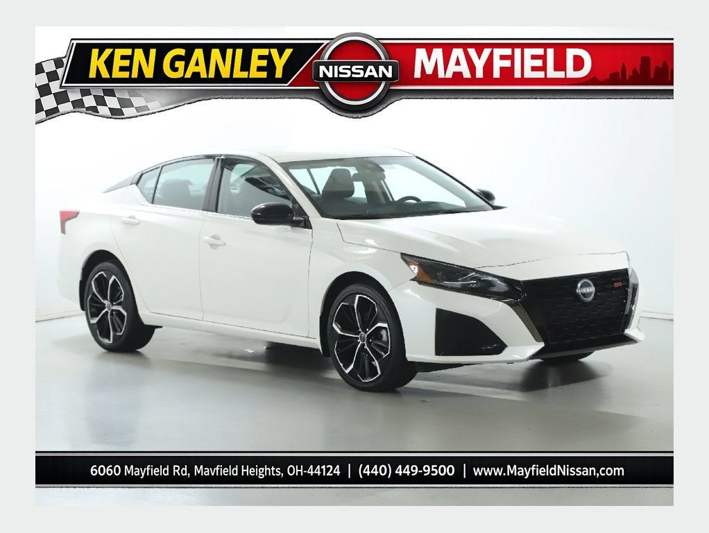 Certified 2025 Nissan Altima 2.5 SR AWD/4WD image 1