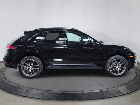 Certified 2026 Porsche Macan AWD/4WD image 8