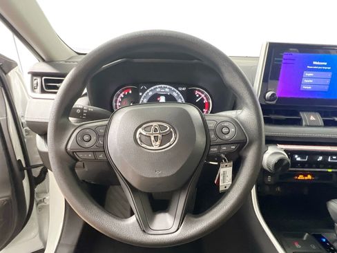 Used 2025 Toyota RAV4 LE FWD image 17