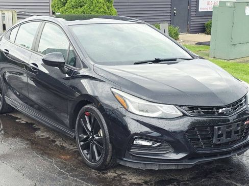 Used 2018 Chevrolet Cruze LT w/ Redline Edition FWD image 10