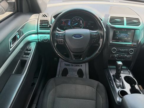Used 2016 Ford Explorer XLT w/ Equipment Group 201A FWD image 15