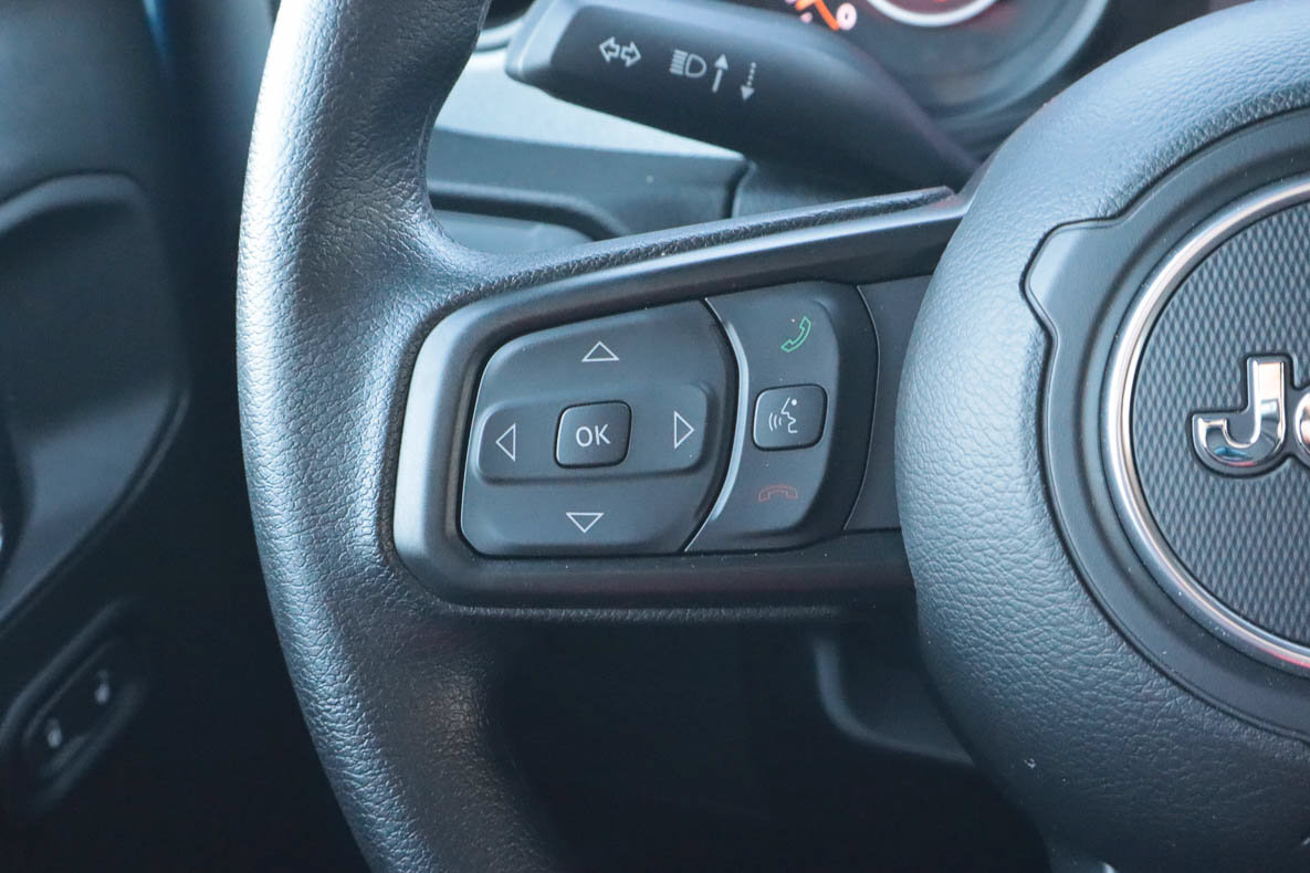 Used 2025 Jeep Wrangler Sport AWD/4WD image 25