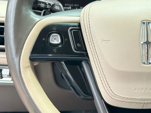 Used 2021 Lincoln Aviator Grand Touring w/ Elements Package Plus AWD/4WD image 21