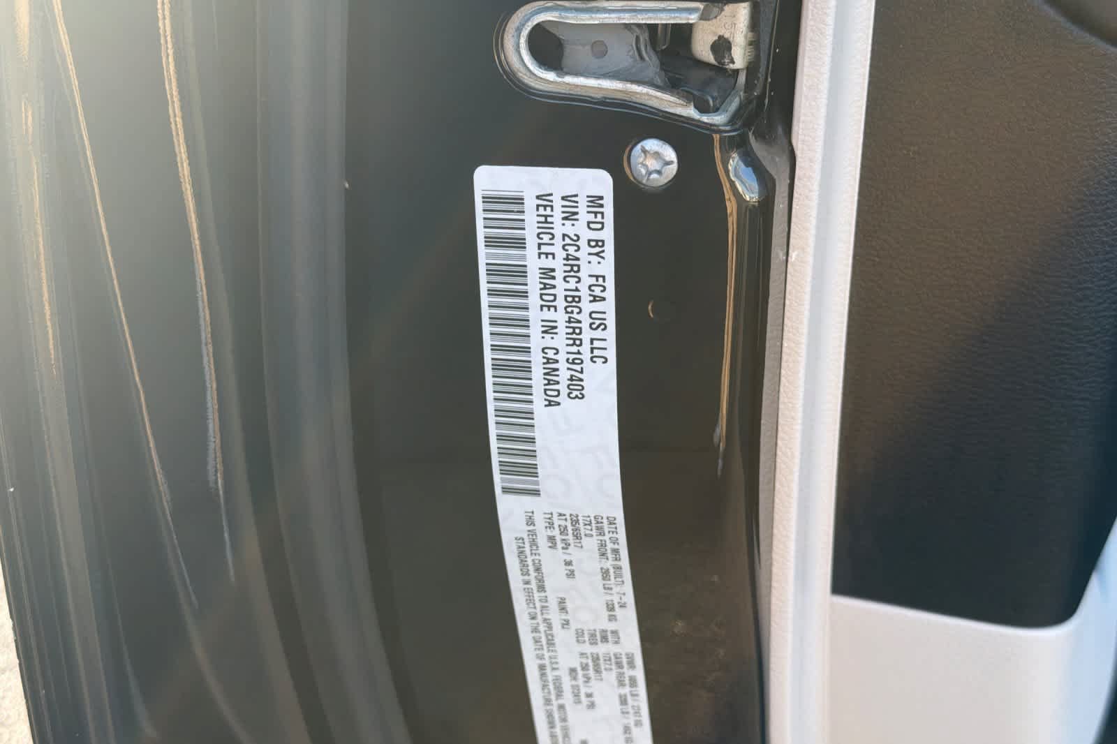 Used 2024 Chrysler Pacifica Touring-L FWD image 33